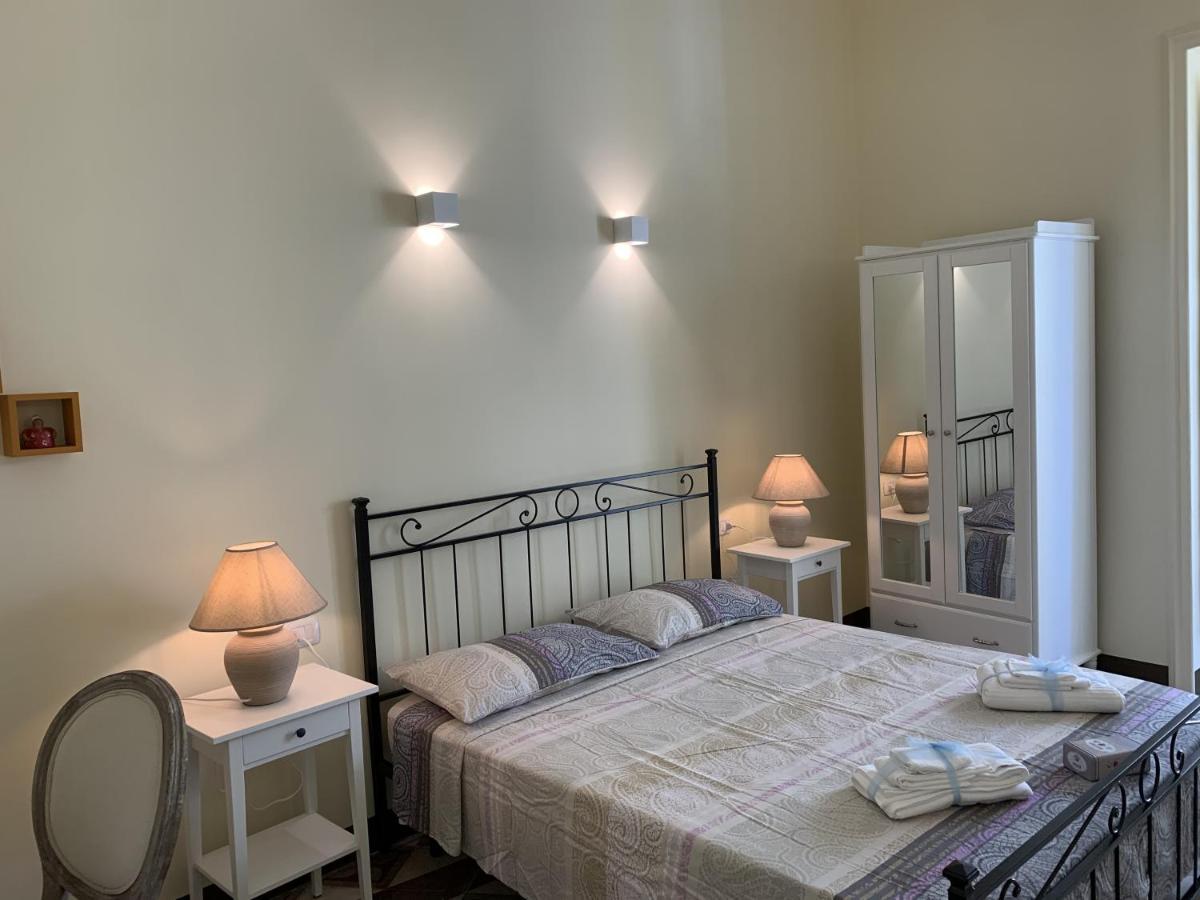 לינה וארוחת בוקר גלאטינה Piazza Fontana Luxury מראה חיצוני תמונה